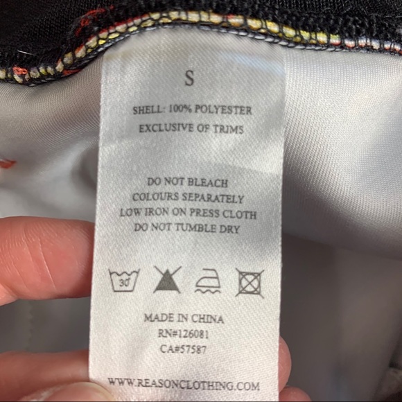 Reason Graphic Print Chain Link Floral Shorts Sm - Picture 8 of 10